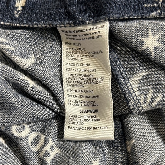 Hogwarts Themed Pajama Pants - Picture 3 of 4